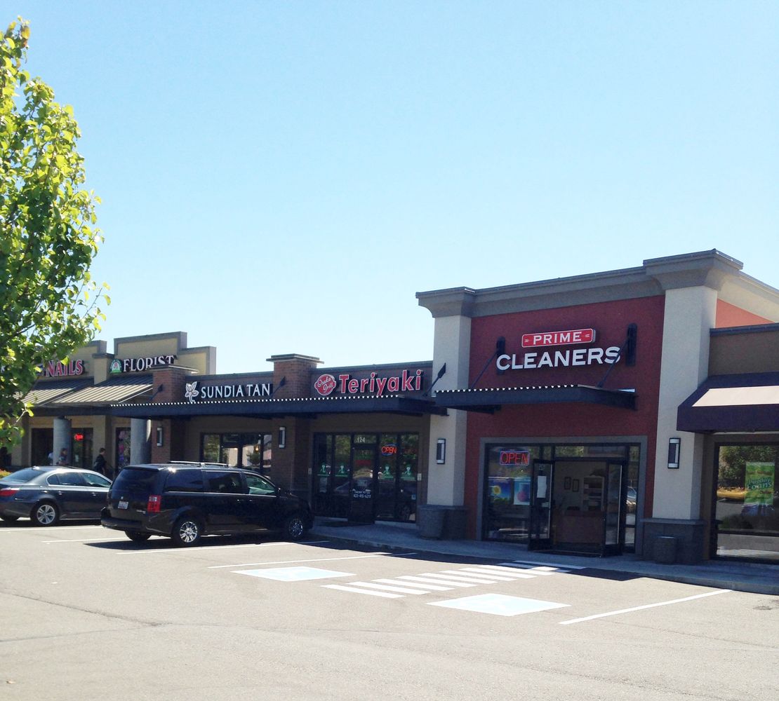 1,300 SF Available